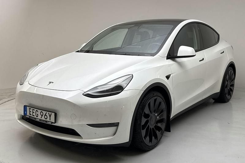 Vit Begagnad 2022 Tesla Model Y SUV | 397 000 kr - Bild 1/4
