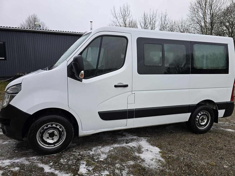 Vit Begagnad 2016 Nissan NV400 Van | 129 995 kr (Marknadspris) - Bild 1/4
