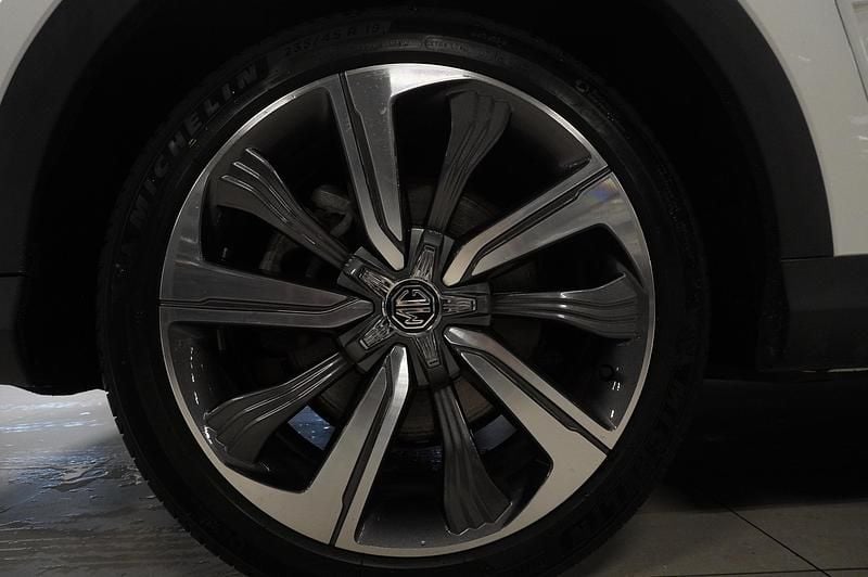 Begagnad MG Marvel R Performance 211 kW (288 HK) 2022 Cumulus white SUV