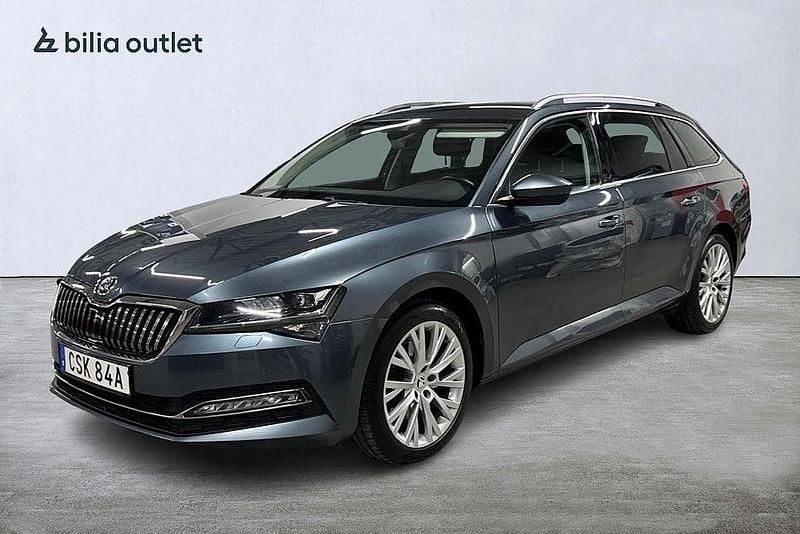 Grå Begagnad 2019 Skoda Superb Business Line Kombi | 199 000 kr (Marknadspris) - Bild 1/4