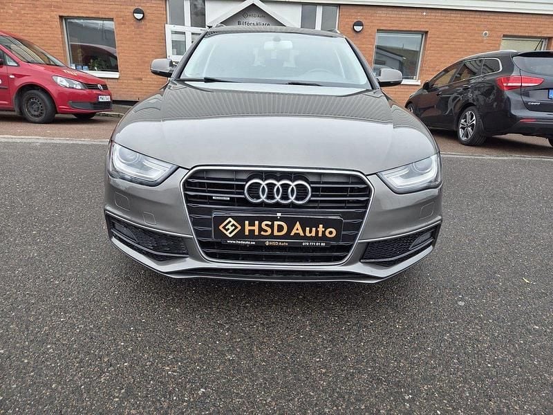 Grå Begagnad 2015 Audi A4 Sport Kombi | 148 900 kr (Bra pris) - Bild 1/4