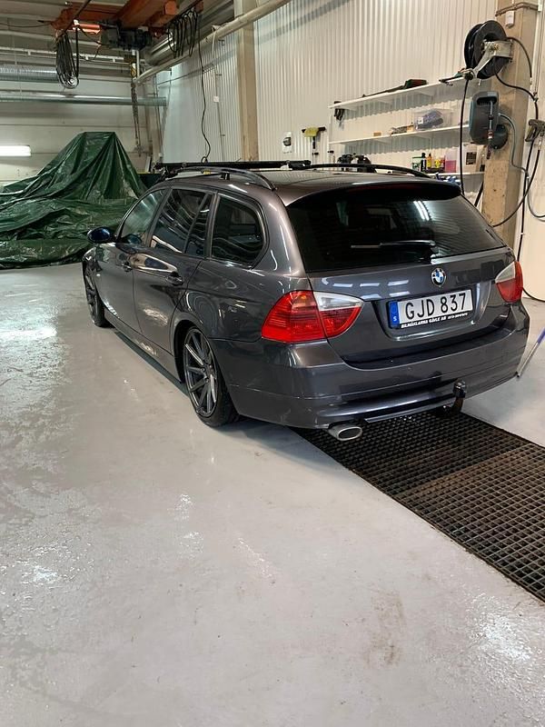 Begagnad BMW 320 177 HK (130 kW) 2008 Kombi