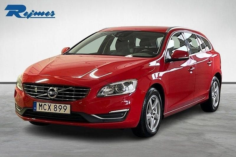 Röd Begagnad 2015 Volvo V60 Business Edition Kombi | 159 100 kr (Marknadspris) - Bild 1/4