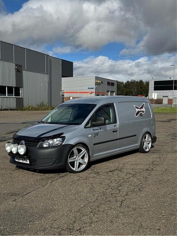 Silver Begagnad 2012 VW Caddy Maxi Minibuss | 63 000 kr (Marknadspris) - Bild 1/4