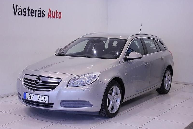 Grå Begagnad 2010 Opel Insignia Edition Kombi | 49 900 kr (Lite dyr) - Bild 1/4