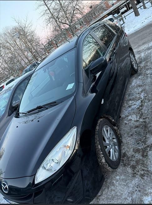 Begagnad Mazda 5 150 HK (110 kW) 2012 Svart Minibuss