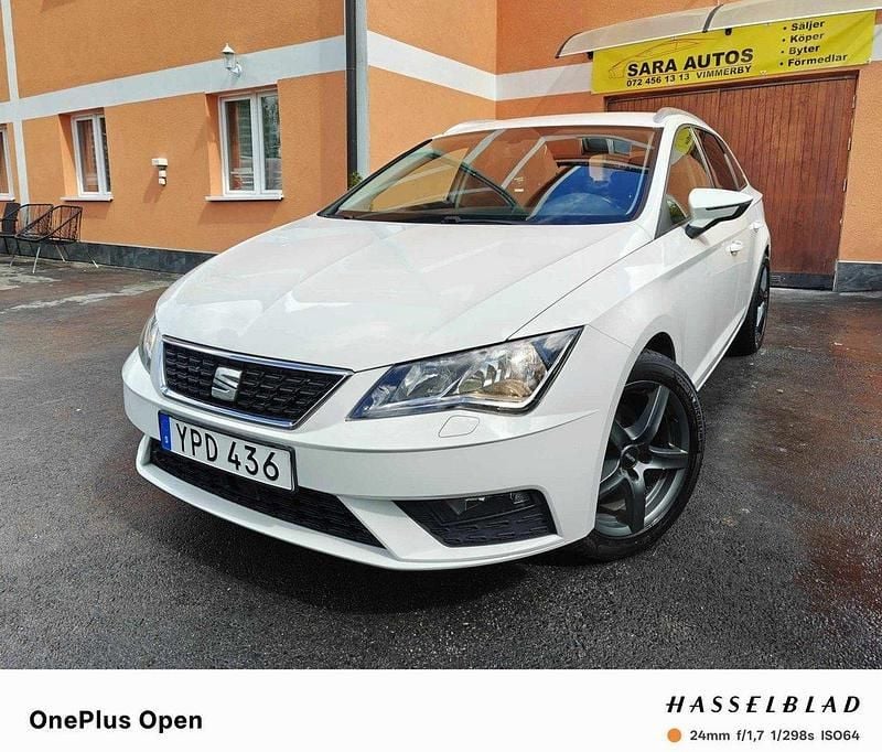 Vit Begagnad 2019 Seat Leon ST Style Kombi | 91 900 kr (Marknadspris) - Bild 1/4