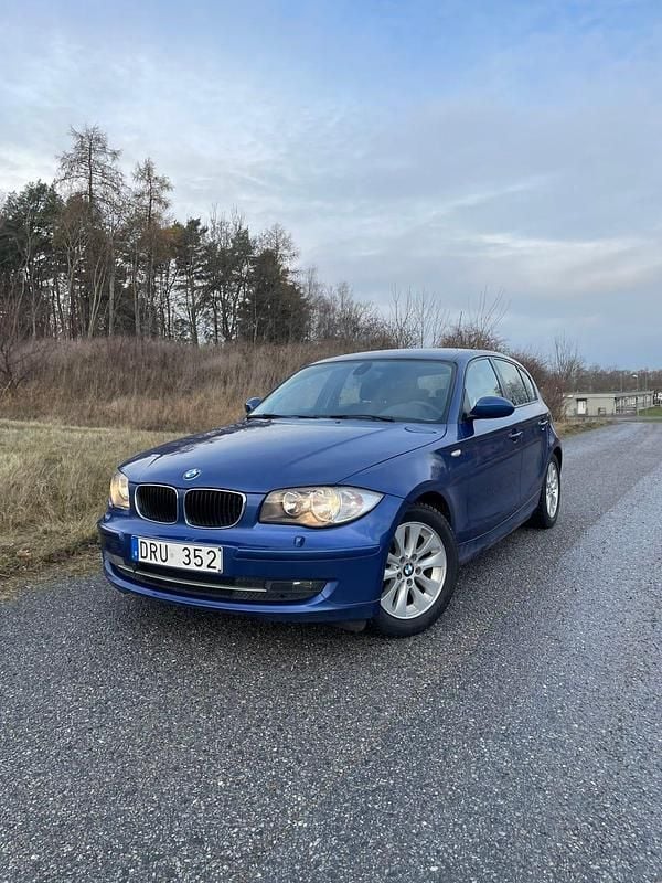 Begagnad 2009 BMW 116 Halvkombi | 59 000 kr - Bild 1/4
