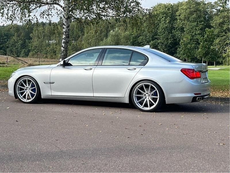Silver Begagnad 2009 BMW 730 Comfort Edition Sedan | 169 000 kr (Lite dyr) - Bild 1/4