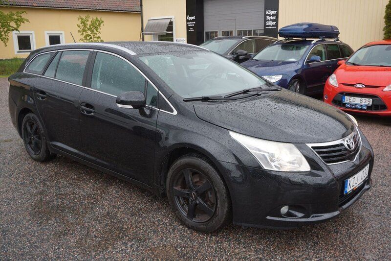 Svart Begagnad 2010 Toyota Avensis Business Edition Kombi | 74 900 kr (Marknadspris) - Bild 1/4