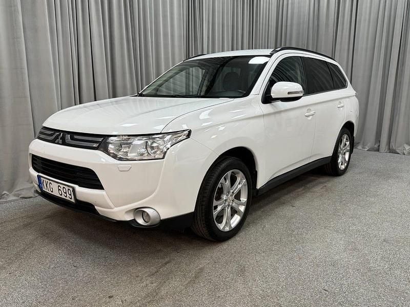 Vit Begagnad 2012 Mitsubishi Outlander SUV | 79 900 kr (Marknadspris) - Bild 1/4