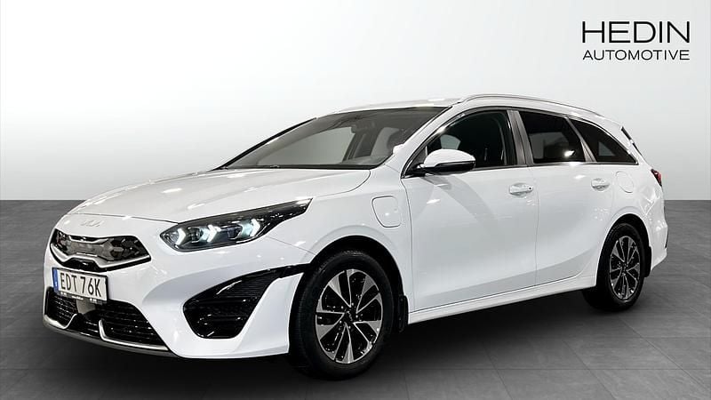 Vit (white) Begagnad 2022 Kia Ceed Sportswagon Advance Kombi | 234 900 kr (Marknadspris) - Bild 1/4