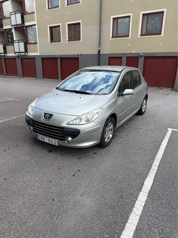 Grå Begagnad 2008 Peugeot 307 Halvkombi | 13 900 kr (Bra pris) - Bild 1/4