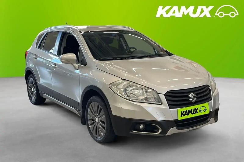 Silver/grå Begagnad 2014 Suzuki SX4 Kombi | 109 700 kr - Bild 1/4