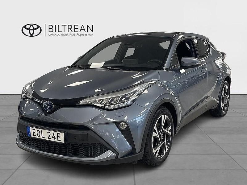 Grå Begagnad 2022 Toyota C-HR Edition SUV | 264 000 kr (Marknadspris) - Bild 1/4