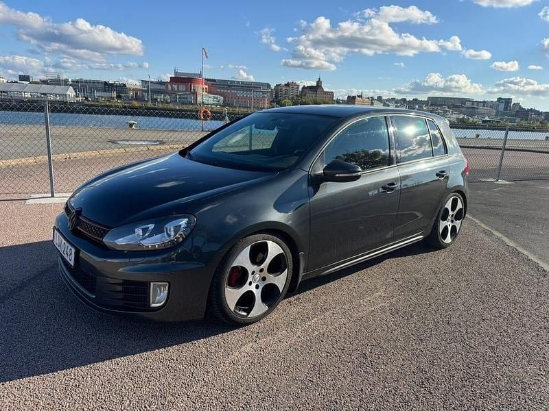 Begagnad 2011 VW Golf VI GTI Halvkombi | 49 000 kr (Superpris) - Bild 1/4
