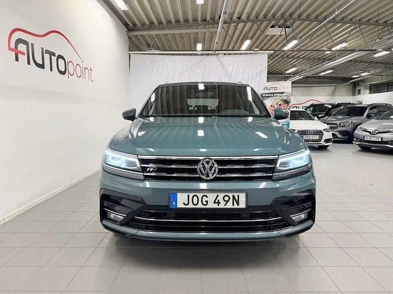 Begagnad VW Tiguan Allspace R-line 200 HK (147 kW) 2020 Blå (petroleum blue metallic) SUV