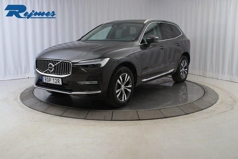 Platinum grey metallic Begagnad 2025 Volvo XC60 Core SUV | 467 900 kr (Superpris) - Bild 1/4