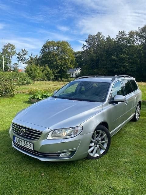 Silver Begagnad 2016 Volvo V70 Momentum Kombi | 80 000 kr (Superpris) - Bild 1/4