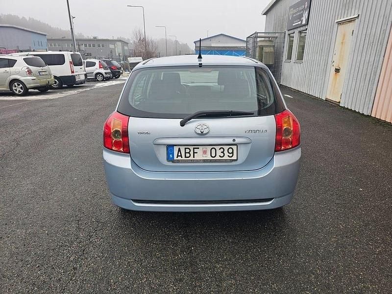 Begagnad Toyota Corolla 110 HK (80 kW) 2006 Blå