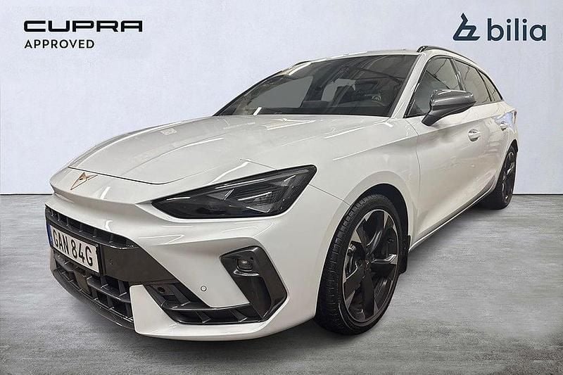 Vit Begagnad 2025 Cupra Leon Kombi | 334 500 kr (Dyr) - Bild 1/4