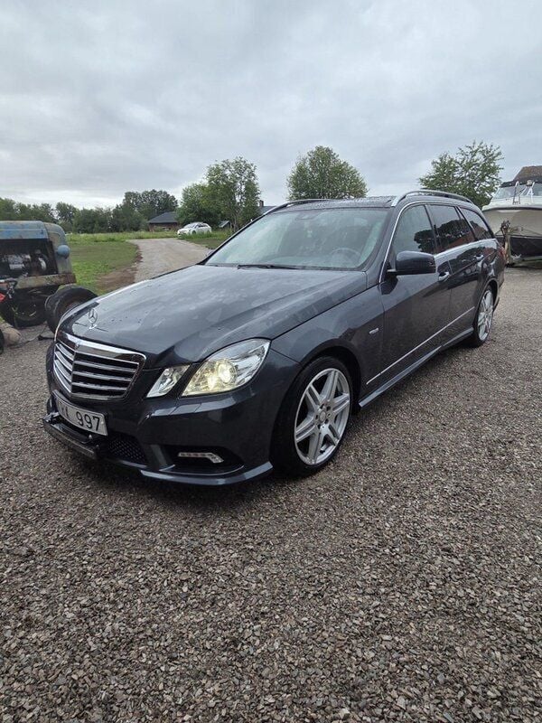 Grå Begagnad 2010 Mercedes E250 AMG Kombi | 90 000 kr - Bild 1/4