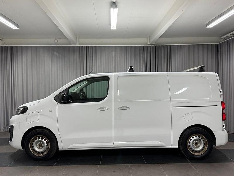 Begagnad Opel Vivaro-e Combi 100 kW (136 HK) 2022 Vit Van