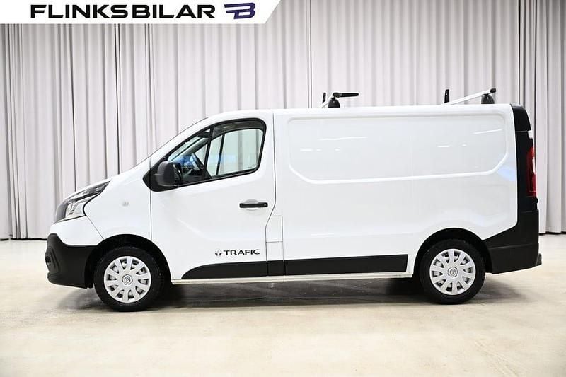 Vit Begagnad 2017 Renault Trafic Minibuss | 89 900 kr (Bra pris) - Bild 1/4