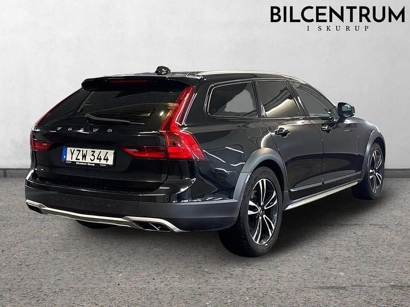 Begagnad Volvo V90 CC Inscription 190 HK (139 kW) 2018 Svart Kombi