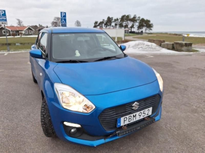 Begagnad 2018 Suzuki Swift | 98 900 kr (Marknadspris) - Bild 1/4