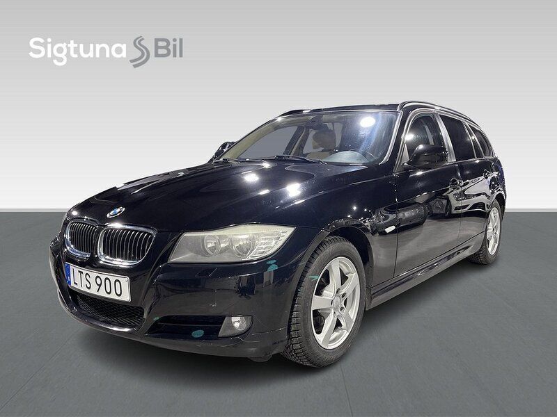 Svart Begagnad 2011 BMW 318 Comfort Edition Kombi | 99 900 kr (Lite dyr) - Bild 1/3