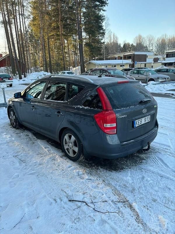 Begagnad Kia Ceed Sportswagon 115 HK (84 kW) 2010 Kombi