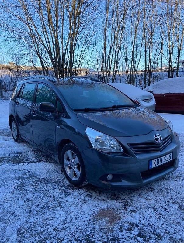 Begagnad 2009 Toyota Verso Minibuss | 43 000 kr (Bra pris) - Bild 1/4