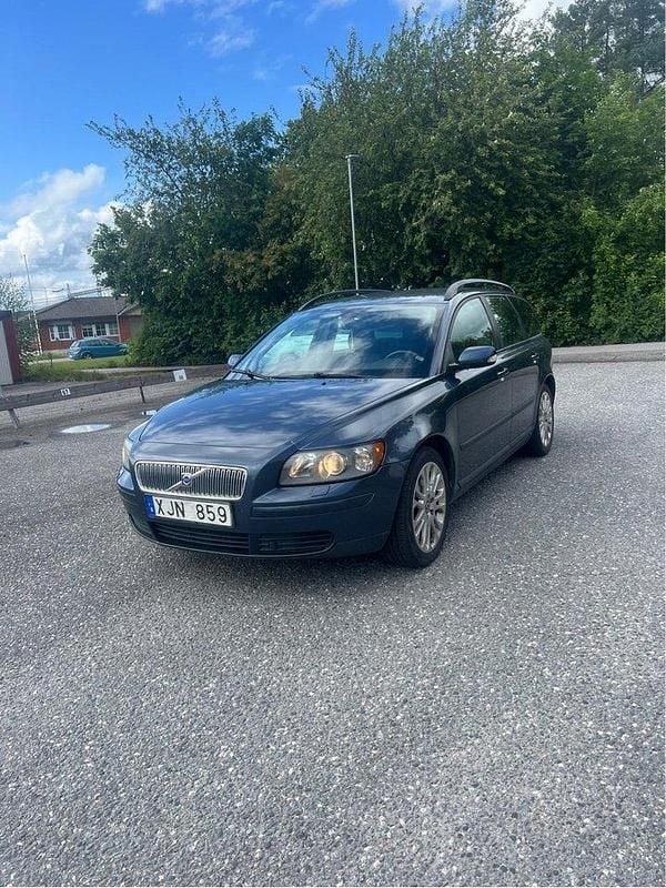 Blå Begagnad 2006 Volvo V50 Kombi | 25 000 kr (Bra pris) - Bild 1/4