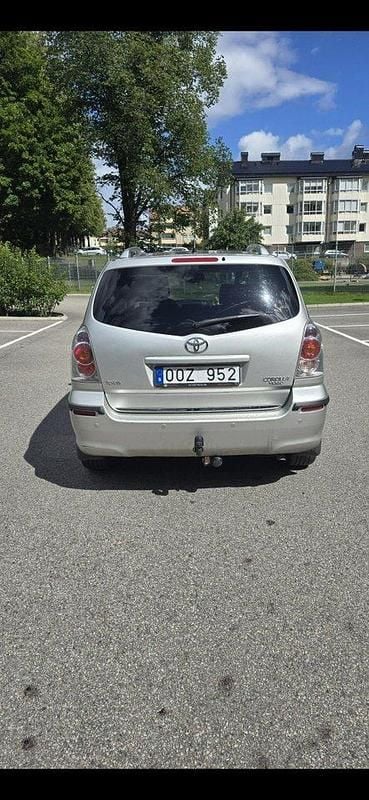 Silver Begagnad 2007 Toyota Corolla Verso Minibuss | 49 900 kr (Marknadspris) - Bild 1/4