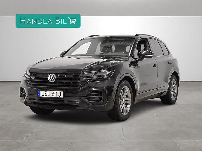 Svart Begagnad 2019 VW Touareg R-line SUV | 439 900 kr (Marknadspris) - Bild 1/4