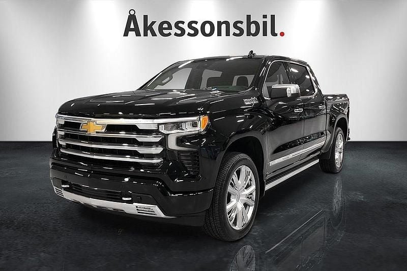 Silver Ny 2025 Chevrolet Silverado Sedan | 1 186 250 kr - Bild 1/4