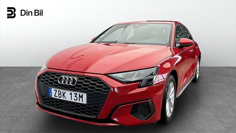 Röd (tangoröd metallic) Begagnad 2022 Audi A3 Sportback Proline Halvkombi | 239 000 kr (Marknadspris) - Bild 1/4
