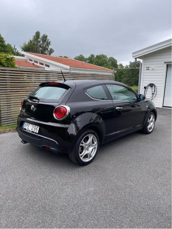 Svart Begagnad 2010 Alfa Romeo MiTo Halvkombi | 58 000 kr - Bild 1/4