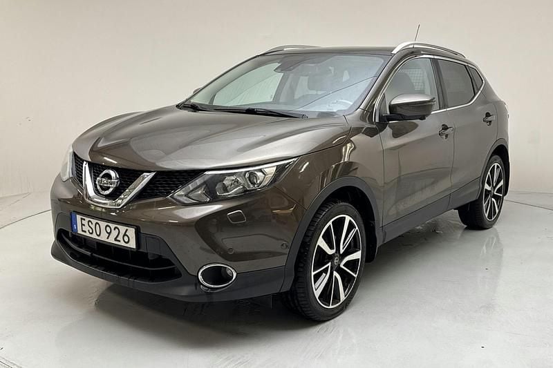 Brun Begagnad 2016 Nissan Qashqai 360º SUV | 113 000 kr (Marknadspris) - Bild 1/4