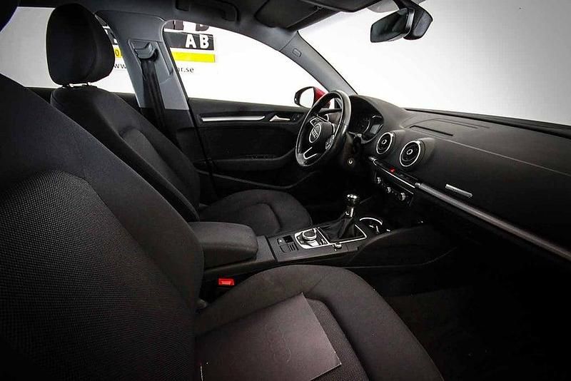 Begagnad Audi A3 Sportback Proline 116 HK (85 kW) 2019 Röd Halvkombi