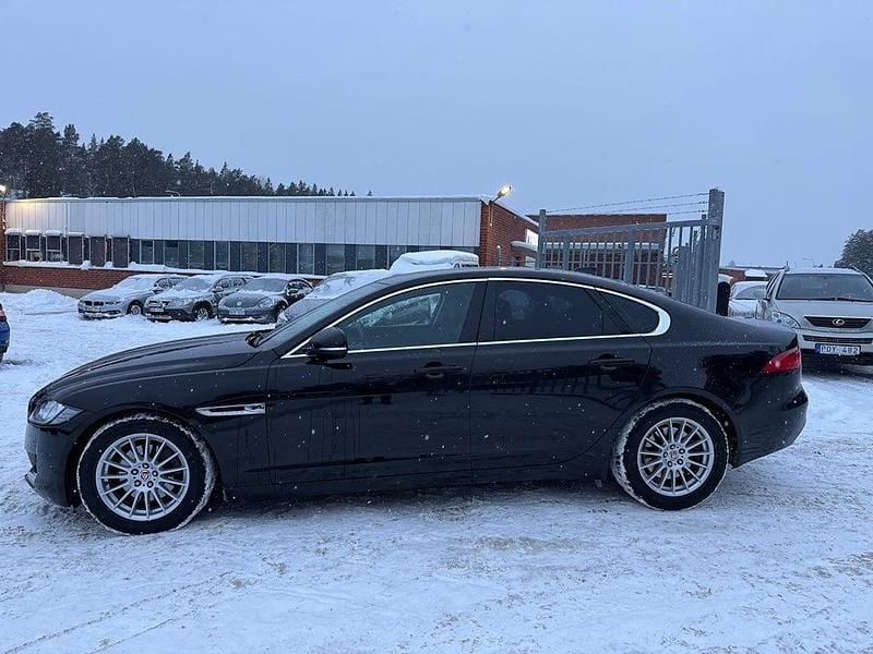 Begagnad Jaguar XF 180 HK (132 kW) 2016 Svart Sedan