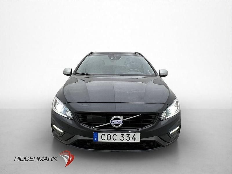 Begagnad Volvo V60 R-Design 190 HK (139 kW) 2018 Grå Kombi