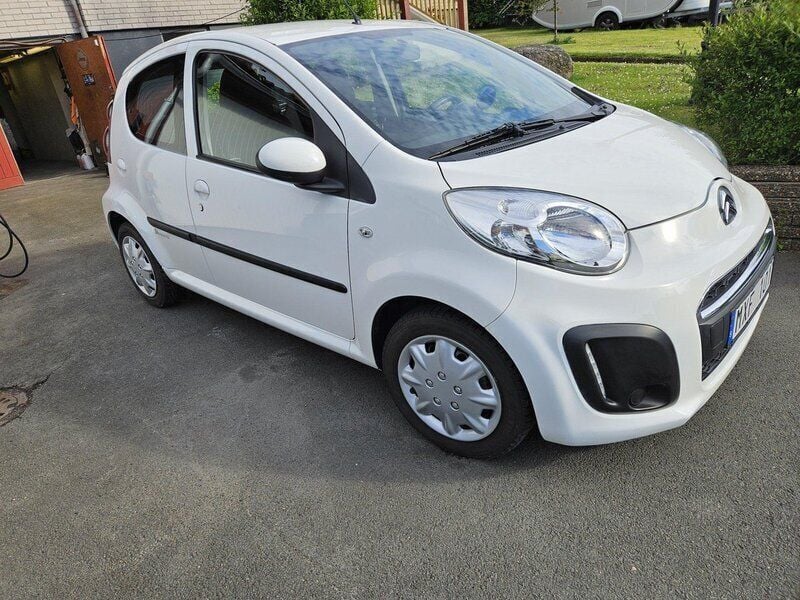 Vit Begagnad 2012 Citroën C1 Halvkombi | 47 000 kr (Superpris) - Bild 1/4
