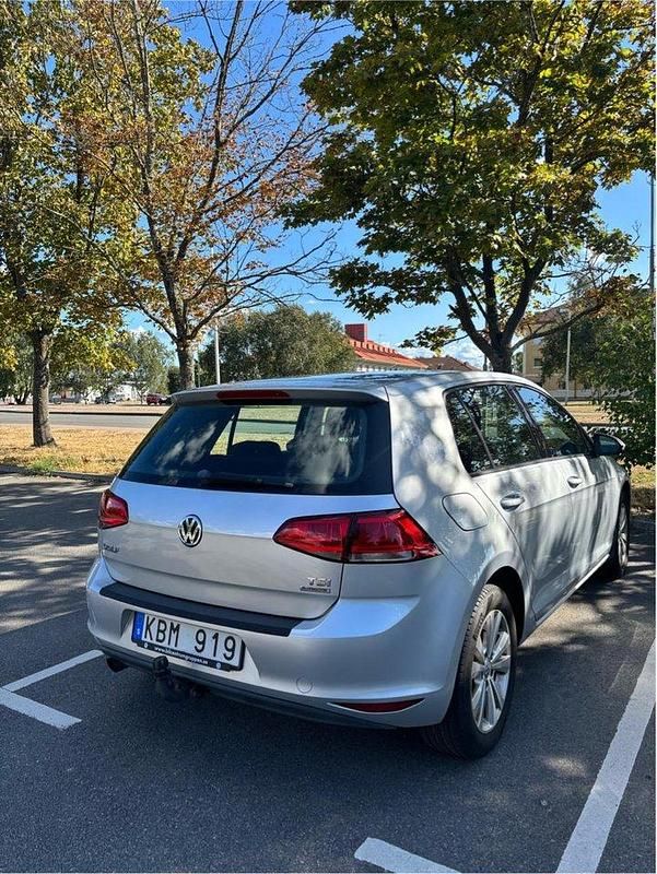 Silver Begagnad 2013 VW Golf VII Halvkombi | 88 000 kr (Bra pris) - Bild 1/4