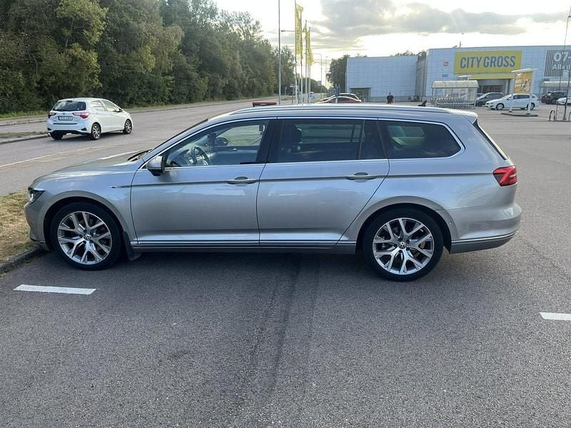 Silver Begagnad 2015 VW Passat Kombi | 145 000 kr (Marknadspris) - Bild 1/4