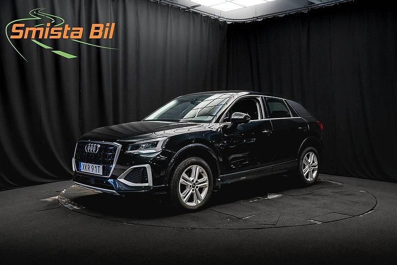 Svart Begagnad 2021 Audi Q2 Advanced SUV | 244 600 kr (Marknadspris) - Bild 1/3