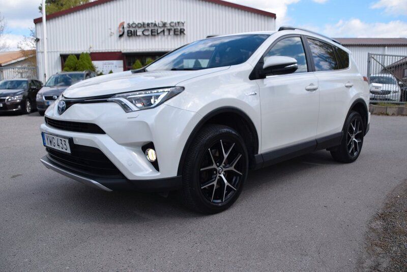 Vit Begagnad 2017 Toyota RAV4 Hybrid Active SUV | 254 900 kr (Marknadspris) - Bild 1/4