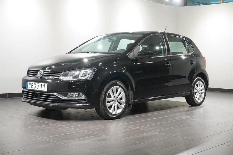 Svart Begagnad 2016 VW Polo Halvkombi | 84 900 kr (Marknadspris) - Bild 1/4