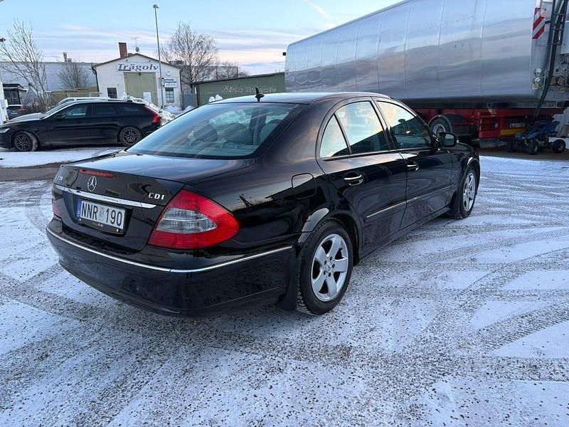 Begagnad Mercedes E220 170 HK (125 kW) 2007